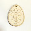 Natúr fa tojás virág mintával, felakasztható. Mérete: 4,6x6,1 cm