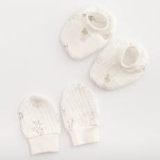 NEW BABY Baba pamut szett-kiscipő és kesztyű New Baby Zoe
