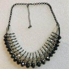 Nyaklánc, hangsúlyos nyakék, bizsu, csillogó Swarovski gyöngy, 45-52 cm, Bijou Brigitte nyaklánc