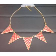  Nyaklánc (háromszög-füzér), arany-piros színben nyaklánc