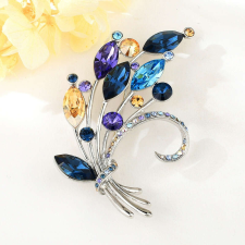 Platinával bevont exkluzív virágcsokor bross Swarovski kristályokkal (0202.) bross