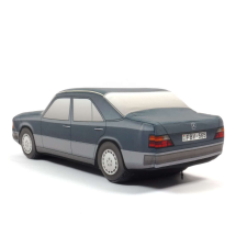  Plüss Mercedes-Benz W124 barna plüssfigura