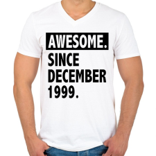 PRINTFASHION Csodálatos 1999 december óta - Férfi V-nyakú póló - Fehér férfi póló