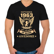 PRINTFASHION Egyedi Awesome szülinapos minta! - Férfi V-nyakú póló - Fekete férfi póló