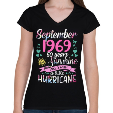 PRINTFASHION Születésnap 1969 Szeptember - Napfény egy kis hurrikánnal! - Női V-nyakú póló - Fekete női póló
