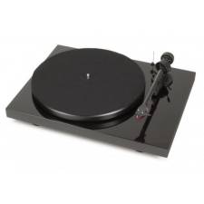 Pro-Ject Debut Carbon DC lemezjátszó /Ortofon 2M-Red/, fekete lemezjátszó