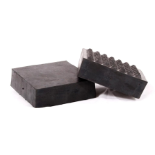 PTC Tools Gumikocka négyzet alacsony 120x120x40 mm-es alul bütykös (GK120x120-G) négyévszakos gumiabroncs