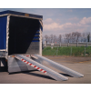 Ramp Perem nélküli mobil rámpa 220 cm 800 kg/db 1600 kg/pár teherbírás. Hordozható teherautó ipari rámpa munkagép személyemelő kisgép traktor