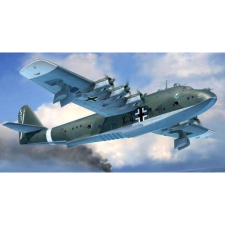 Revell 03792 Blohm&Voss BV222 Repülőgép műanyag makett 1:72 (03792) autópálya és játékautó