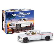 Revell - 1999 Chevy Silverado Custom Pickup (1:25) autó makett 14538R makett