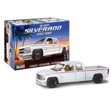  Revell 1999 Chevy Silverado Street Pickup 1:25 makett autó (14538) makett