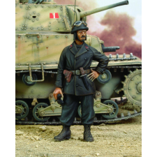  Royal Model Italian NCO tanker - WWII 1:35 (RM192) makett