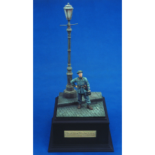  Royal Model Italian Officer Btg. Azzurro (with base) WWII 1:35 (RM194) makett