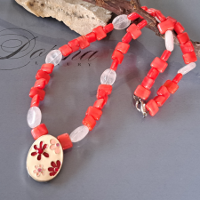  Rózsakvarc  és kristály tűzzománc medállal. nyaklánc