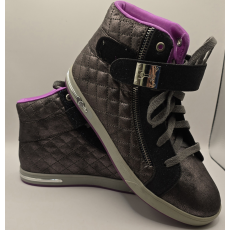  Skechers Shoutouts magasszárú cipő