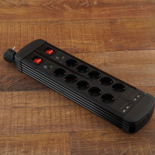 Stilo hálózati elosztó 10db aljzat, 1.5fm vezetékkel, villámvédelemmel+4xUSB hosszabbító, elosztó