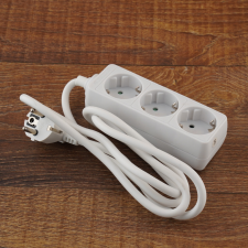 Stilo hálózati elosztó 3db aljzat, 1,5fm MT 3x1,5mm2 vezetékkel hosszabbító, elosztó