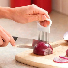  Szeletelést segítő hagymatű konyhai eszköz