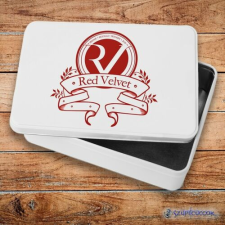 Szupicuccok Red Velvet logó fém szendvicsdoboz (tároló doboz) uzsonnás doboz