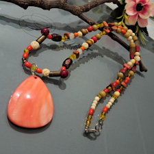  Talizmán, drágakő és porcelán gyöngysor./9/ nyaklánc