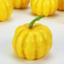 Tök 4,5cm x 3cm sárga színű dekorációs kellék