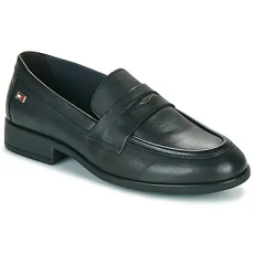 Tommy Hilfiger Mokkaszínek FLAG LEATHER CLASSICLOAFER Fekete 40