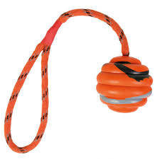 Trixie Wavy Ball on a Rope - natúr gumi játék (húzó) kutyák részére (Ø6x30cm) játék kutyáknak