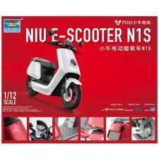 TRUMPETER 1/12 NIU E-SCOOTER N1S Előfestett robogó makett