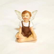  Ülő tündérfigura, fiú. Mérete: 3x4x4 cm dekorációs kellék