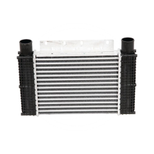 utángyártott Intercooler New Holland 74702451 autóalkatrész