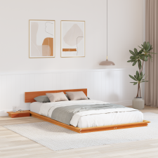 vidaXL Földi ágykeret éjjeliszekrényekkel Gyantázott barna 140 x 190 cm Tömör fa ágy és ágykellék