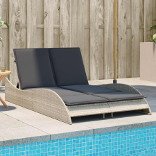 vidaXL világosszürke polyrattan napozóágy párnákkal 114x205x73 cm kerti bútor