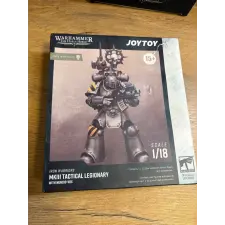  Warhammer 40k Iron Warriors MK3 Tactical Legionary with nuncio-vox játékfigura