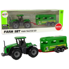 Zöld traktor utánfutóval autópálya és játékautó
